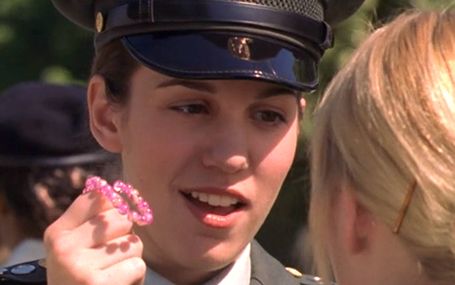 女兵報到 Cadet Kelly