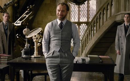 Gold Class® Dining Set: Fantastic Beasts: The Secrets Of Dumbledore Gold Class® Dining Set: Fantastic Beasts: The Secrets Of Dumbledore