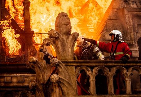 巴黎聖母院：火海奇蹟  Notre-Dame On Fire