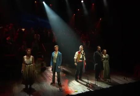 레미제라블: 뮤지컬 콘서트 Les Misérables: The Staged Concert